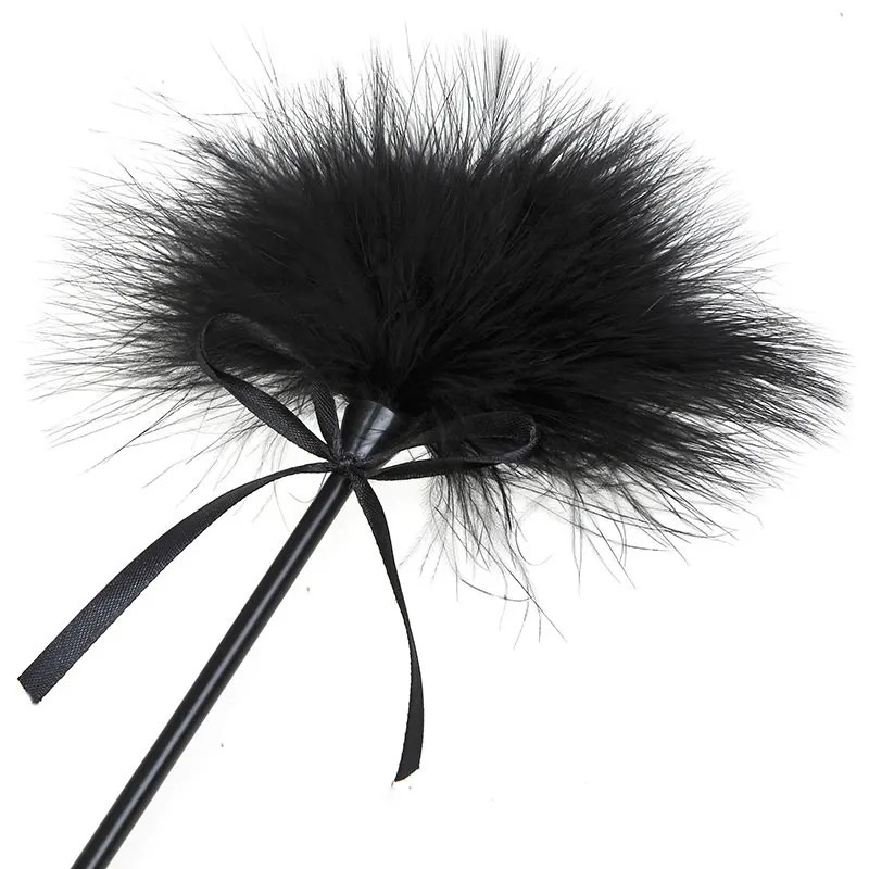 Fusta con Plumero Grande Negro