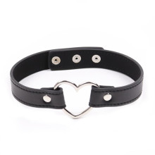 Gargantilla Choker Latetobed Negra Con corazón